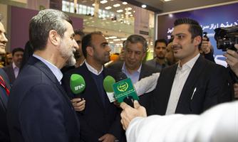 بازدید دکتر علائی مقدم، رئیس سازمان حفظ نباتات کشور از غرفه آرمان سبز آدینه 